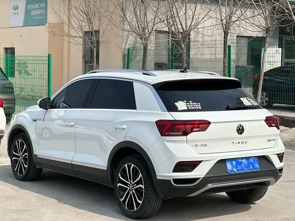 Volkswagen T-Roc Tangeu 280TSI DSG two-wheel drive luxury smart version 2023 — миниатюра 4