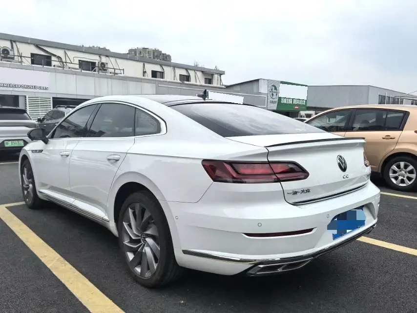 Volkswagen Arteon 380TSI eye-catching model 2025 — миниатюра 4
