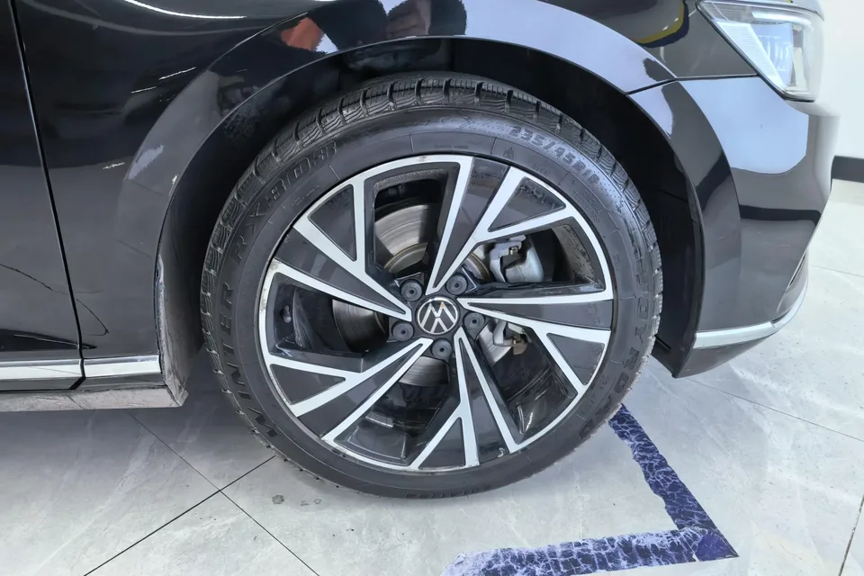 Volkswagen Magotan Magotan 2020 330TSI DSG Luxury Edition 2022 — миниатюра 5