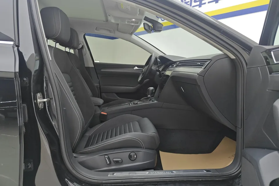Volkswagen Magotan Magotan 2020 330TSI DSG Leading Edition 2022 — миниатюра 5