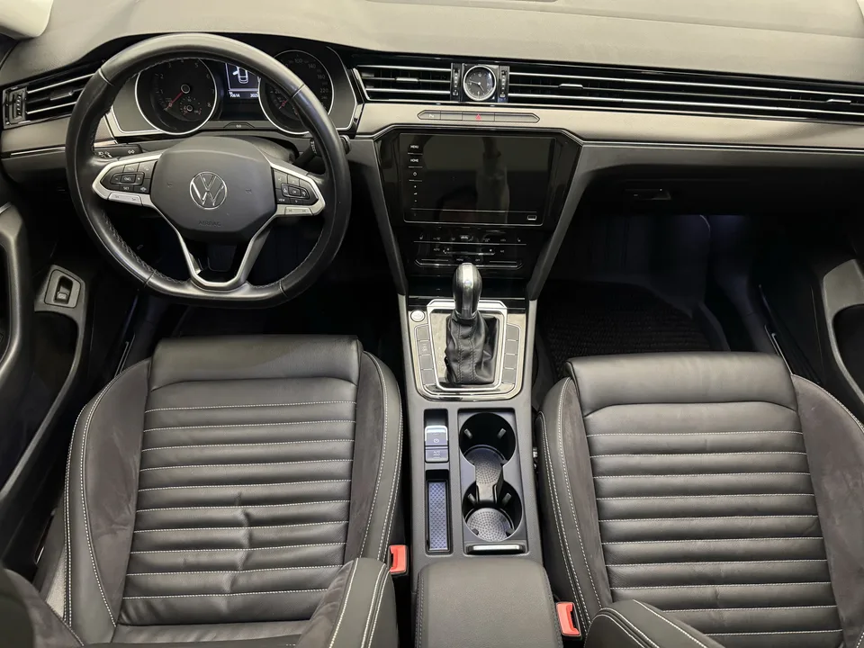 Volkswagen Magotan 330TSI DSG 30th Anniversary Edition 2022 — миниатюра 4