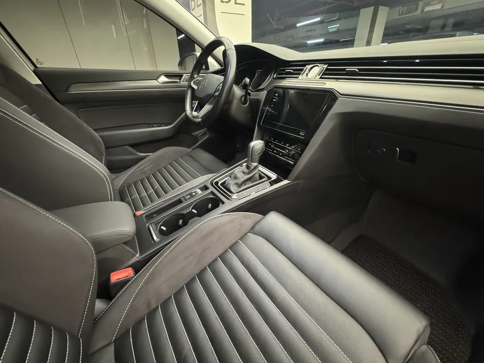 Volkswagen Magotan 330TSI DSG 30th Anniversary Edition 2022 — миниатюра 5
