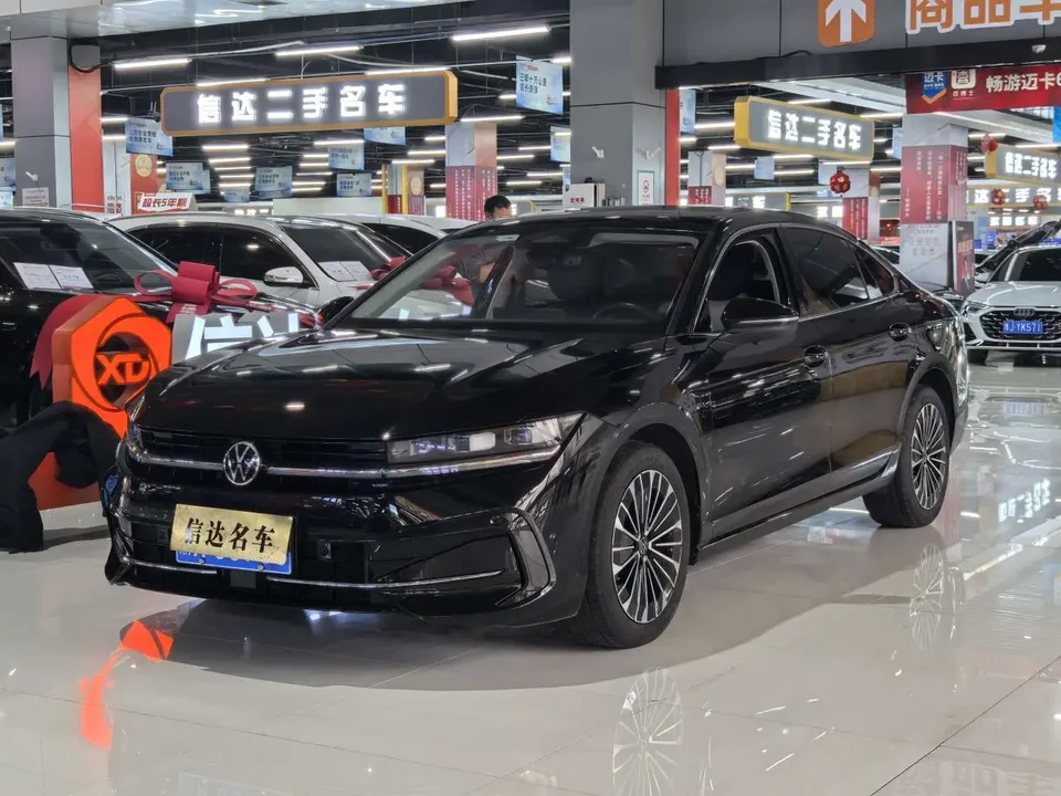 Volkswagen Magotan 2025