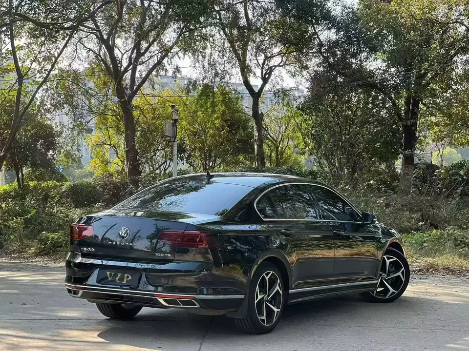 Volkswagen Magotan Magotan 2023 2 million commemorative edition 330TSI DSG luxury model 2023 — миниатюра 2