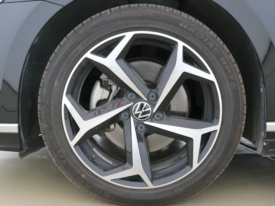 Volkswagen Magotan Magotan 2023 2 million commemorative edition 330TSI DSG leading model 2023 — миниатюра 2