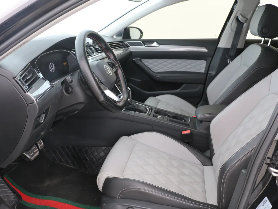 Volkswagen Magotan Magotan 2023 2 million commemorative edition 330TSI DSG leading model 2023 — миниатюра 3