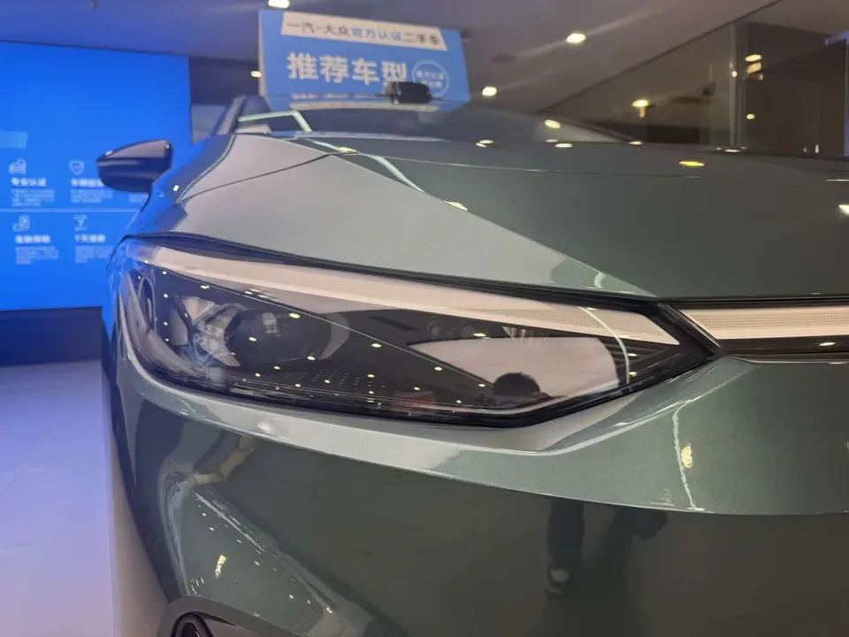 Volkswagen ID.7 VIZZION ID.7 VIZZION 2024 first edition 2024 — миниатюра 2