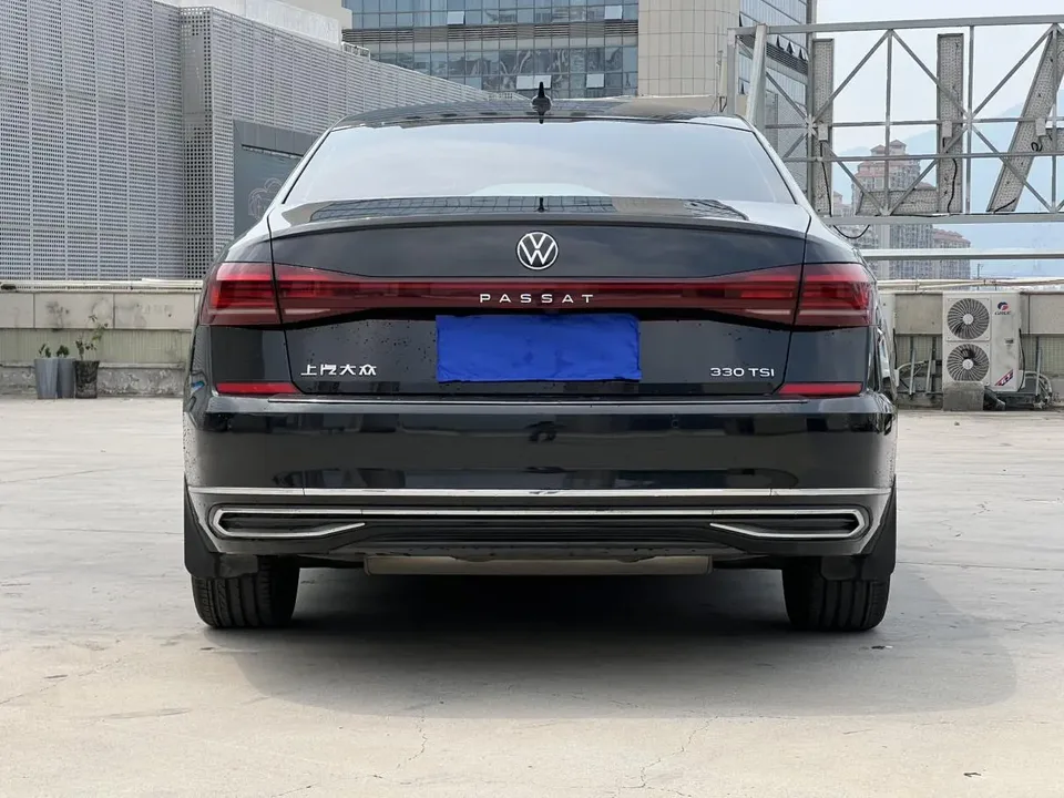 Volkswagen Passat facelift 330TSI Elite Edition 2023 — миниатюра 2