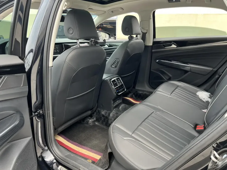 Volkswagen Passat facelift 330TSI Elite Edition 2023 — миниатюра 5