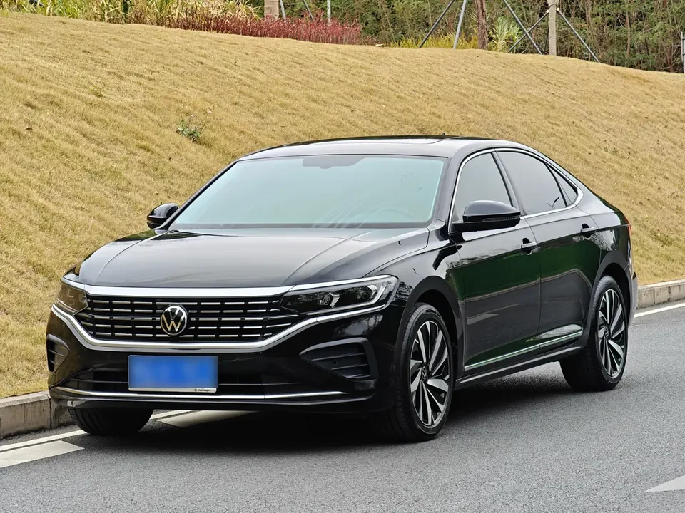 Volkswagen Passat 2025