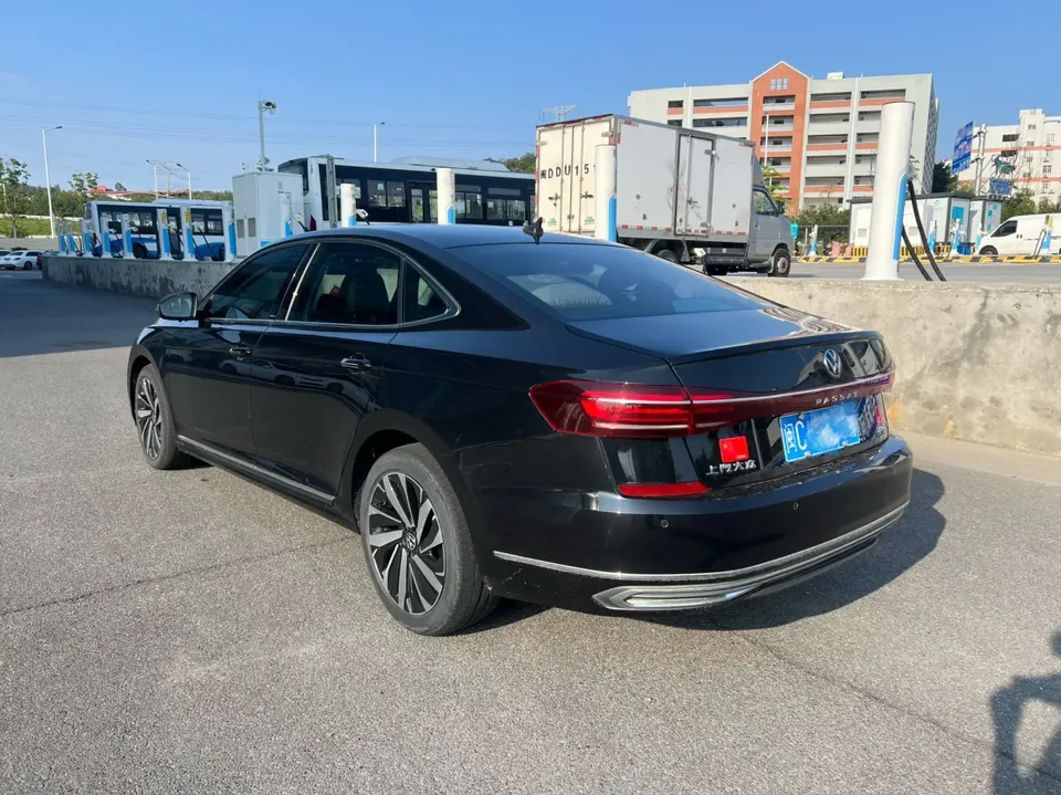 Volkswagen Passat Passat 2022 330TSI Elite Edition 2023 — миниатюра 4