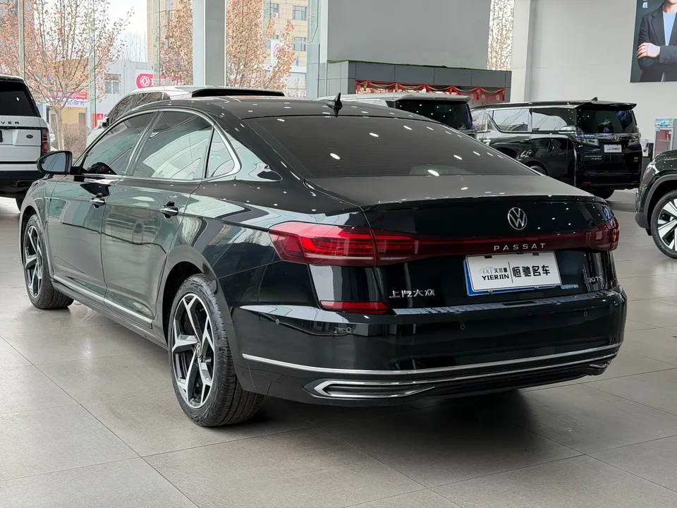 Volkswagen Passat Passat 2023 330TSI Elite Edition 2023 — миниатюра 4