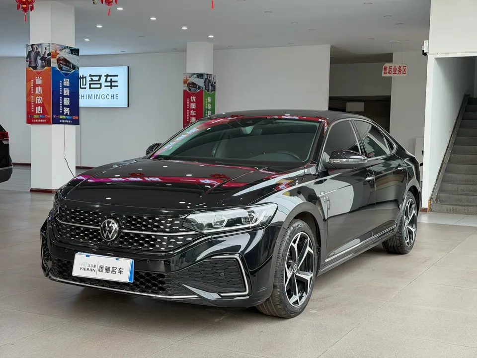 Volkswagen Passat 2023