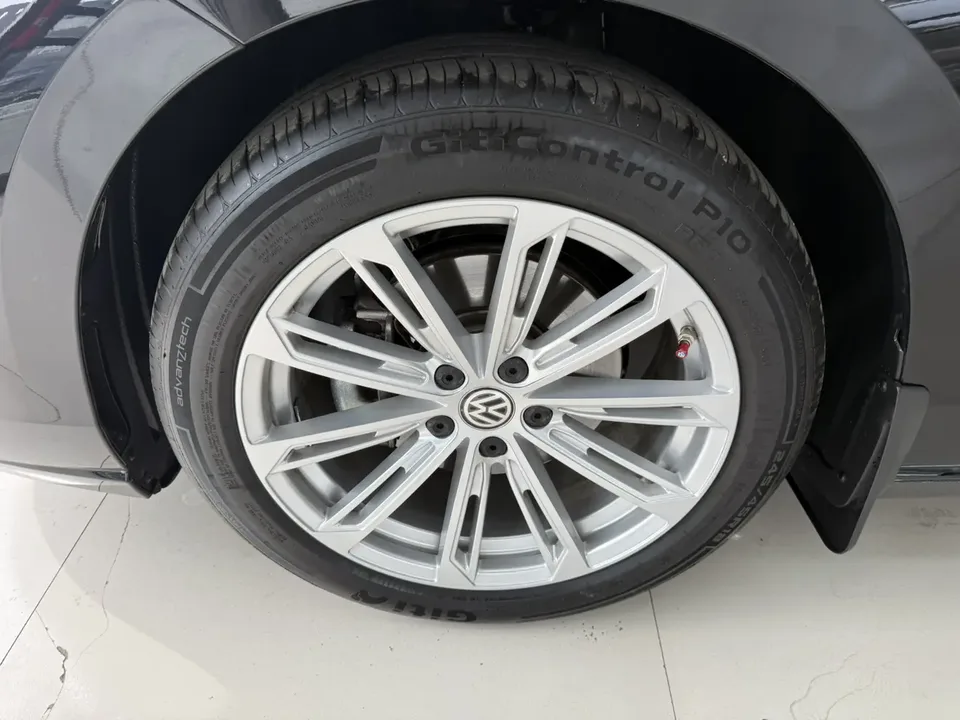 Volkswagen Passat Passat 2025 Passat 2025 Pro 380TSI Dragon Edition 2025 — thumbnail 3