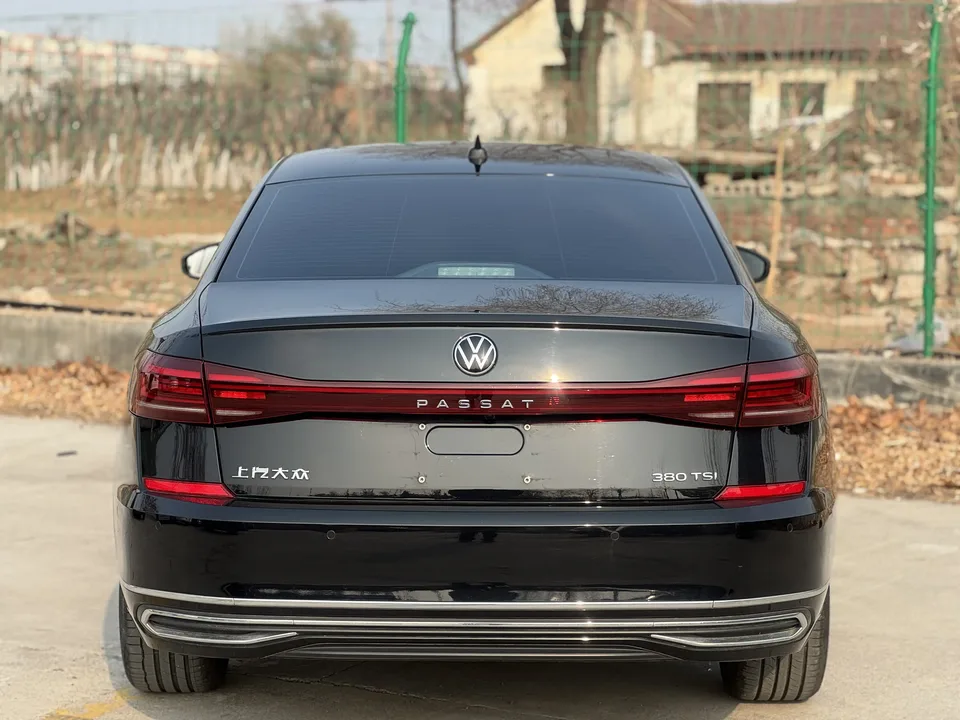 Volkswagen Passat Passat 2025 Outstanding Model 380TSI Dragon Glory Edition 2025 — миниатюра 2