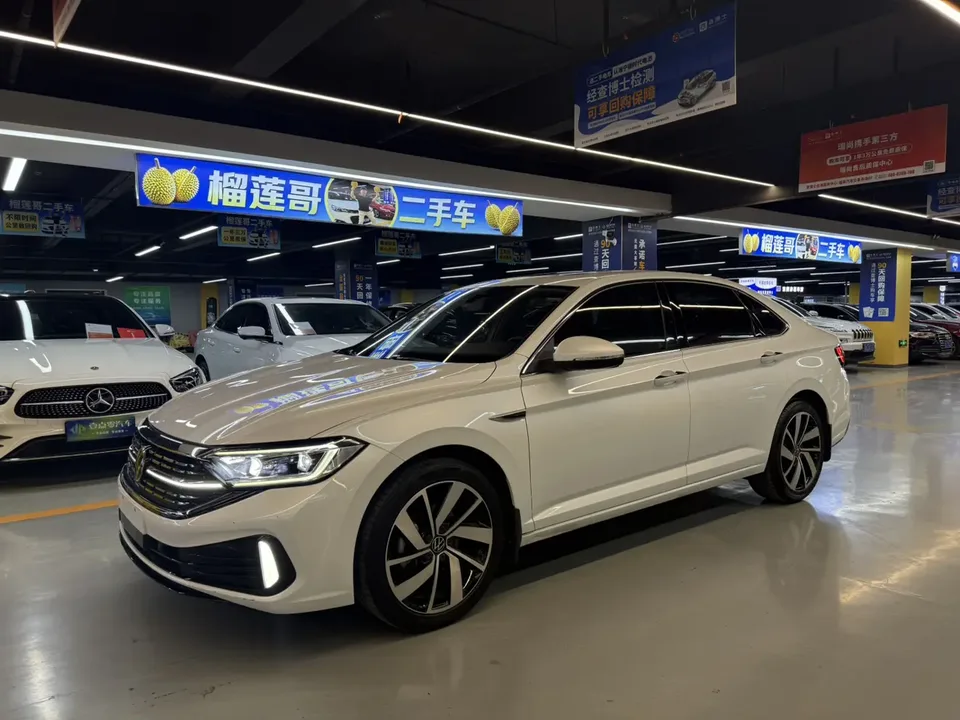 Volkswagen Sagitar 2022