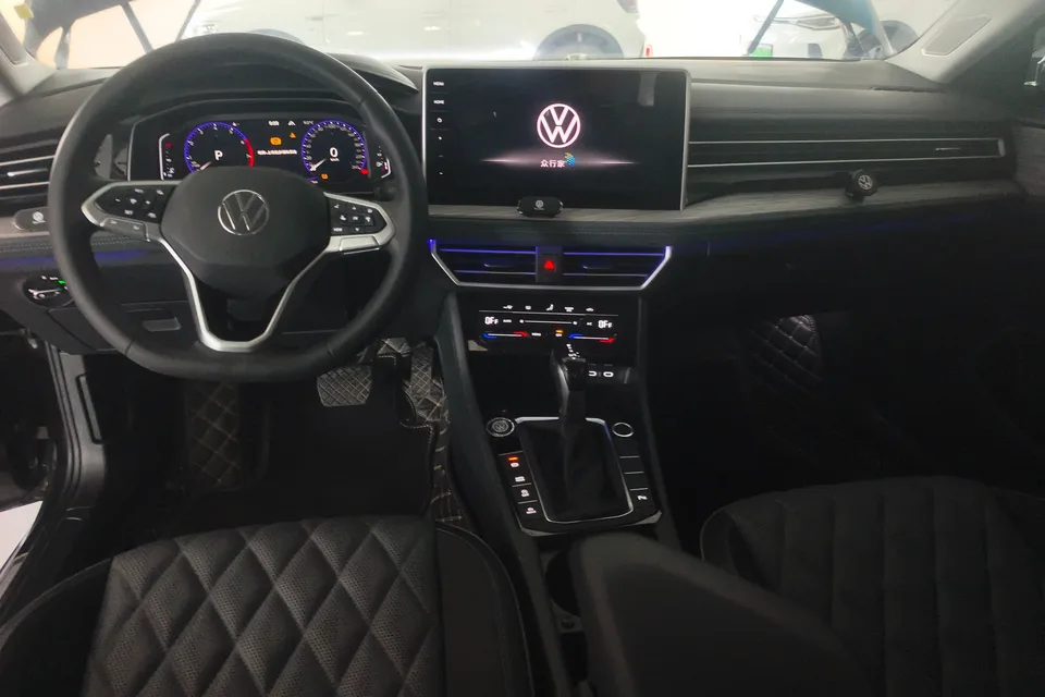 Volkswagen Sagitar 2023 Sagitar 300TSI DSG Excellence Edition 2023 — миниатюра 4