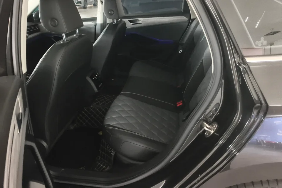 Volkswagen Sagitar 2023 Sagitar 300TSI DSG Excellence Edition 2023 — миниатюра 5