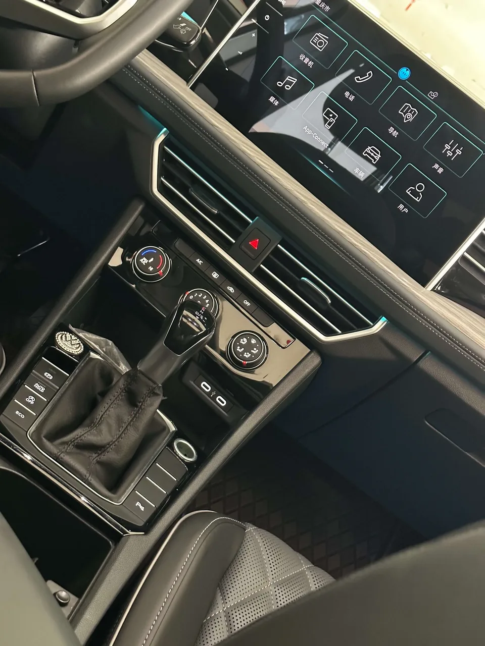 Volkswagen Sagitar Sagitar 2023 2023 Sagitar 280TSI DSG Beyond Edition Lite 2023 — thumbnail 4