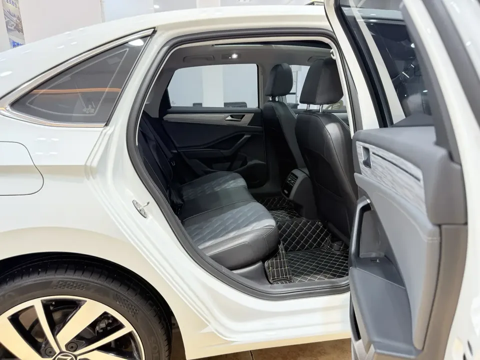 Volkswagen Sagitar Sagitar 300TSI DSG Beyond Edition 2024 — миниатюра 4