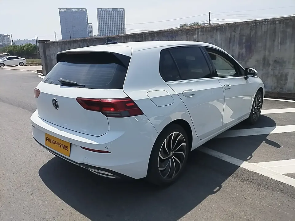 Volkswagen Golf 280TSI DSG 30th Anniversary Edition 2022 — миниатюра 4