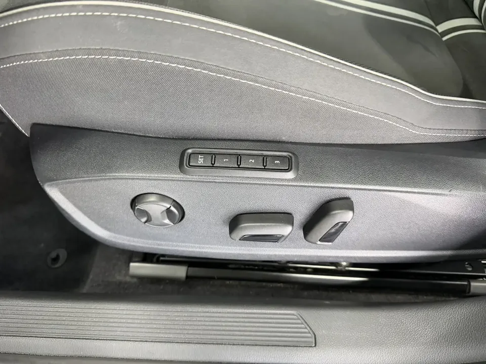 Volkswagen Golf golf 2021 280TSI DSG R-Line 2022 — thumbnail 5