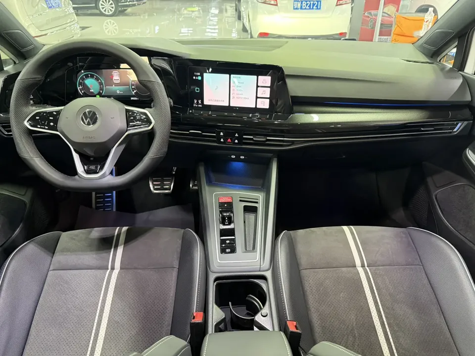 Volkswagen Golf facelift 280TSI DSG R-Line Lite 2024 — миниатюра 3