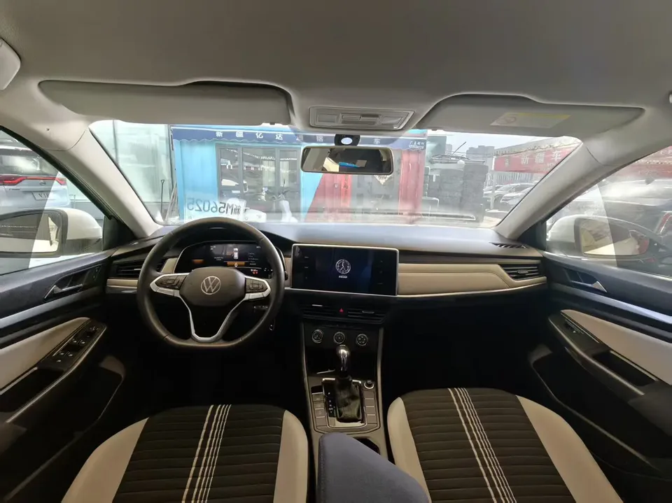 Volkswagen Bora Bora 2023 200TSI DSG Free Travel Edition 2023 — thumbnail 4