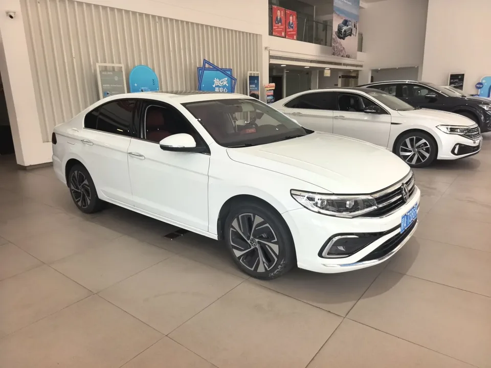 Volkswagen Bora Bora 2024 200TSI DSG Joy Travel PRO Edition 2024 — thumbnail 3