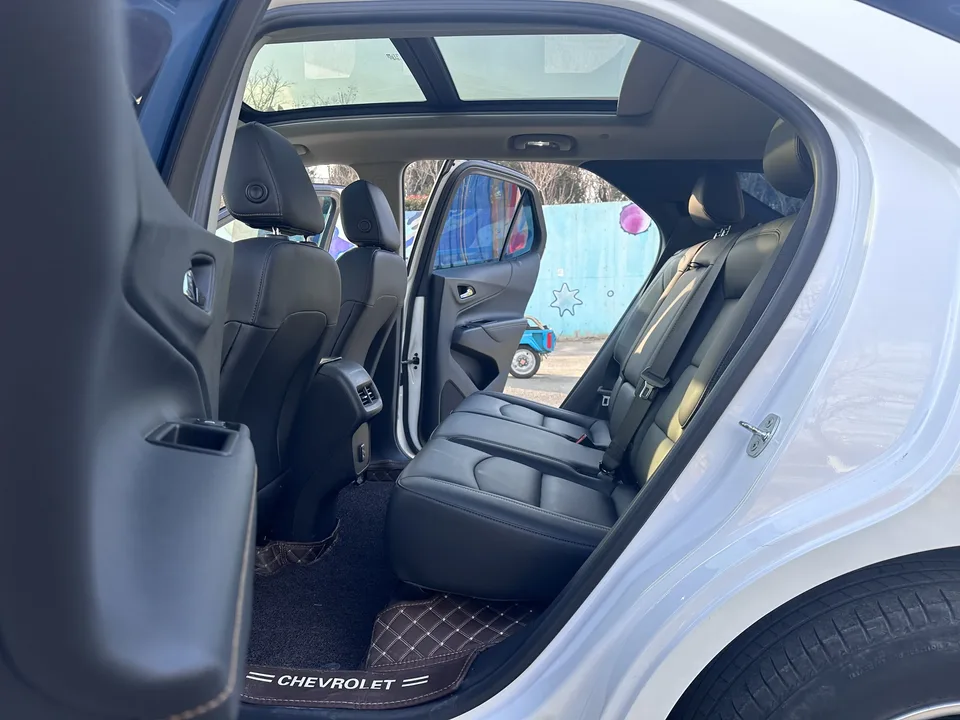 Chevrolet Equinox Explorer 2022 535T Yujie Edition 2022 — миниатюра 3