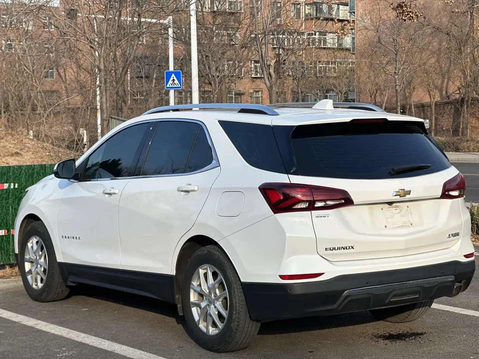 Chevrolet Equinox Explorer 2022 535T Yujie Edition 2022 — миниатюра 4