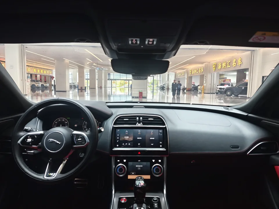 Jaguar XEL Jaguar XEL 2024 2.0T 250PS R-DYNAMIC S aggressive sports version 2023 — миниатюра 3
