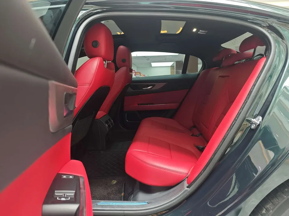 Jaguar XEL Jaguar XEL 2024 2.0T 250PS R-DYNAMIC S aggressive sports version 2023 — миниатюра 4