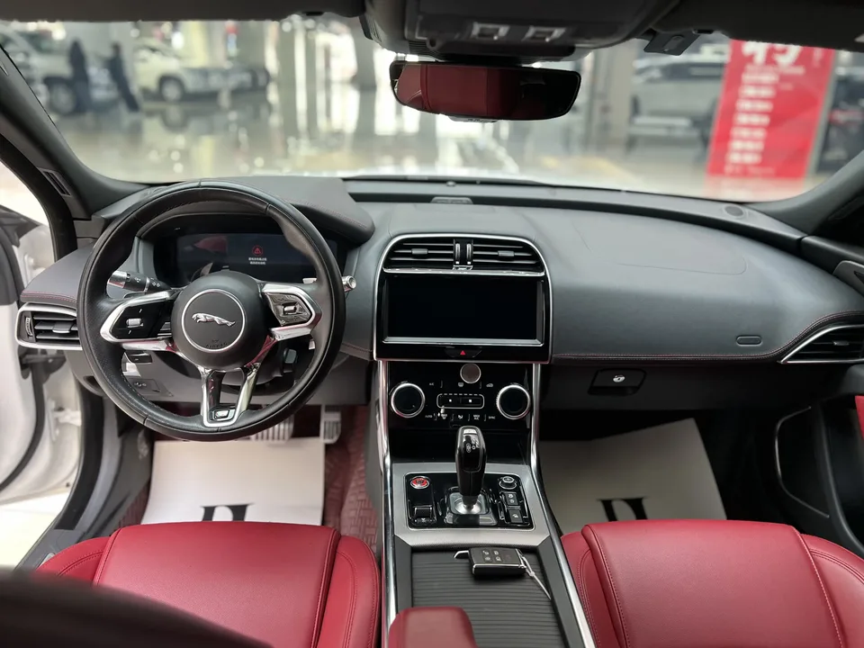 Jaguar XEL XEL 2022 2.0T 250PS R-DYNAMIC S aggressive sports version 2022 — thumbnail 4