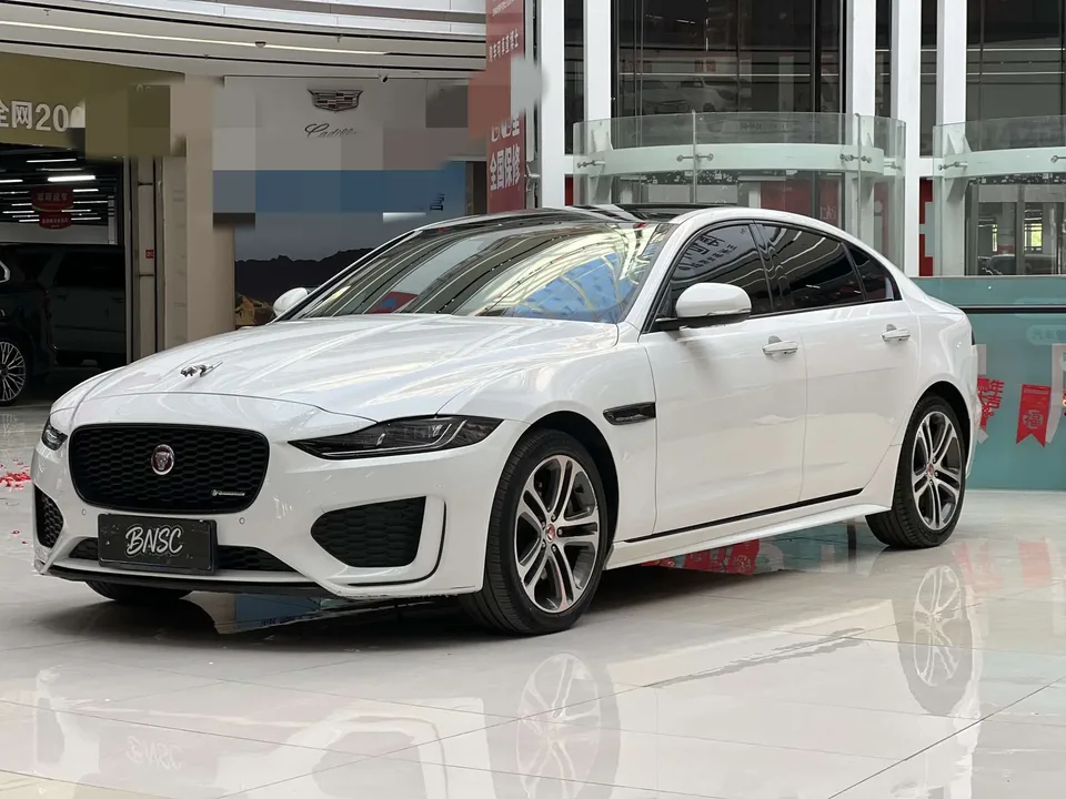 Jaguar XEL XEL 2022 2.0T 250PS R-DYNAMIC S aggressive sports version 2022 — photo 1, buy with delivery to Moscow