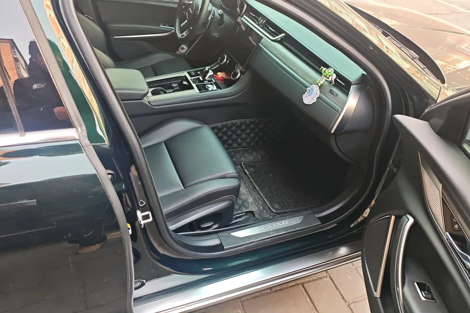 Jaguar XFL 2.0T P200 Two-wheel drive Elite Deluxe Edition 2023 — миниатюра 5