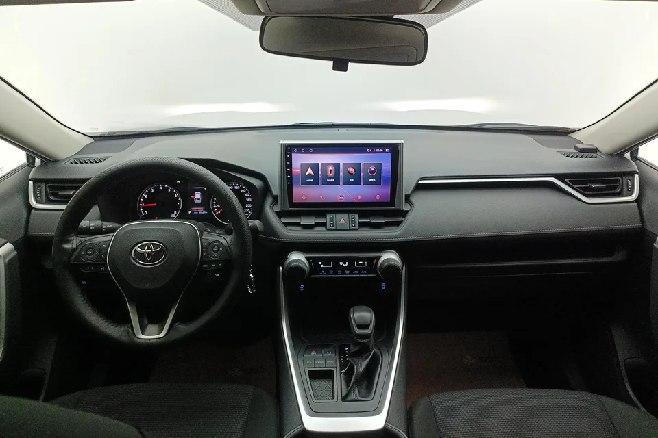 Toyota RAV4 2.0L CVT 2WD Urban Edition 2022 — миниатюра 2