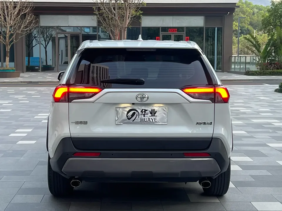 Toyota RAV4 RAV4 2022 2.0L CVT 2WD Fashion PLUS Edition 2022 — thumbnail 2