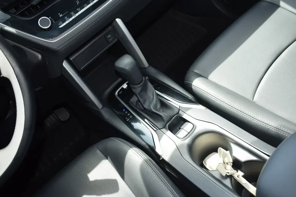 Toyota CorollaCross 2.0L CVT Elite Edition 2024 — миниатюра 4