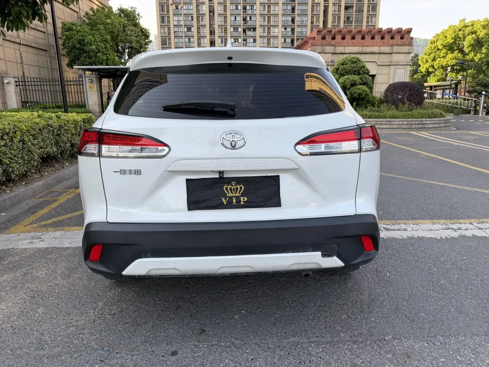 Toyota CorollaCross 2.0L CVT Pioneer Edition 2023 — миниатюра 5