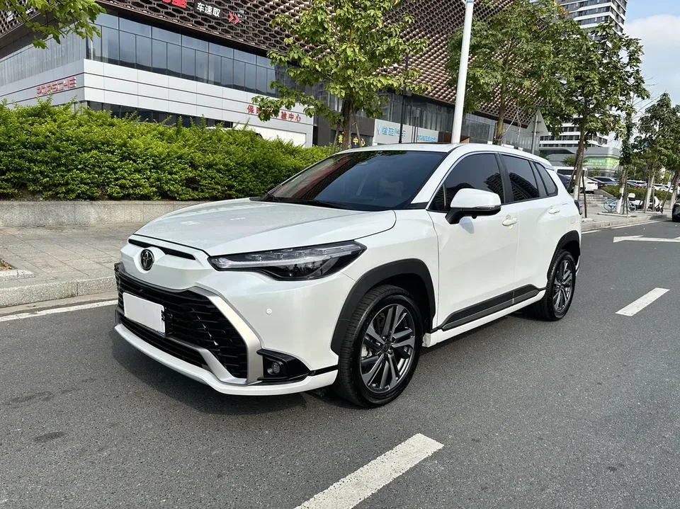 Toyota Frontlander 2.0L CVT sports version 2023 — фото 1, купить с доставкой в Москву