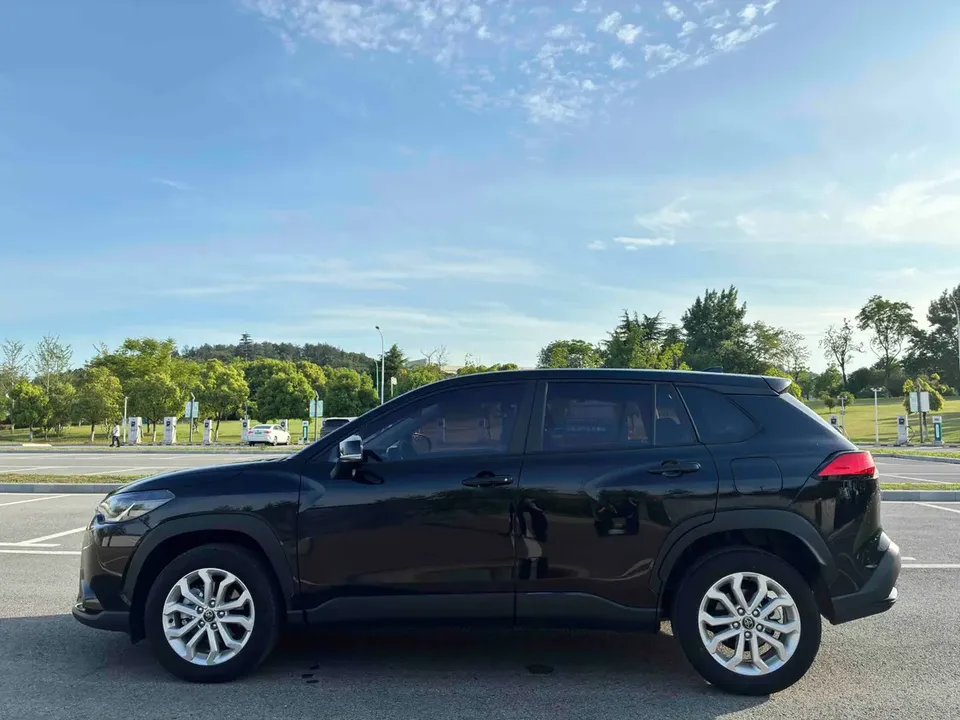 Toyota Frontlander 2.0L CVT Elite Edition 2024 — миниатюра 4