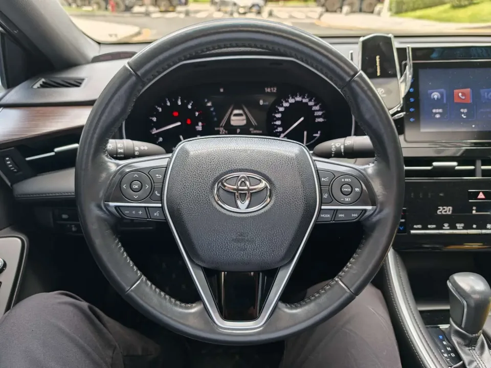 Toyota Avalon 2.0L CVT Premium Edition 2023 — миниатюра 5