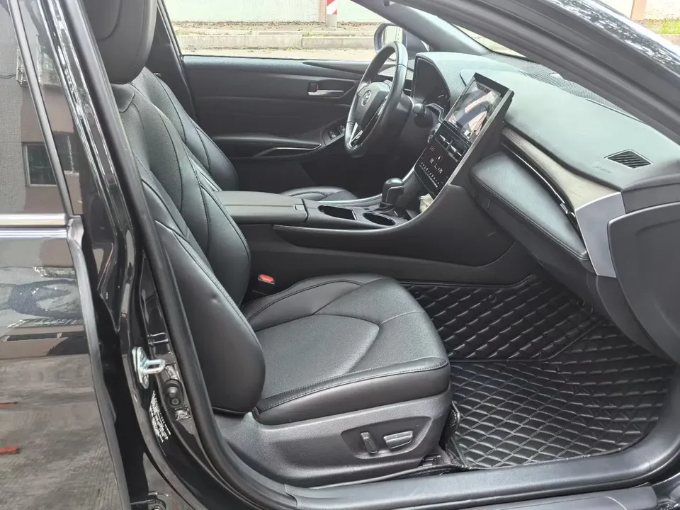 Toyota Avalon 2.0L CVT Premium Edition 2023 — миниатюра 2
