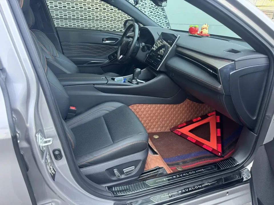 Toyota Avalon 2.0L CVT Premium Edition 2024 — миниатюра 2
