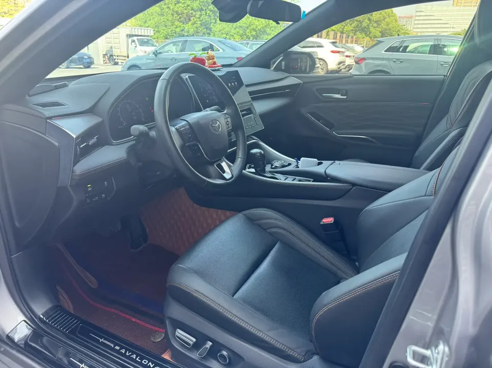 Toyota Avalon 2.0L CVT Premium Edition 2024 — миниатюра 3