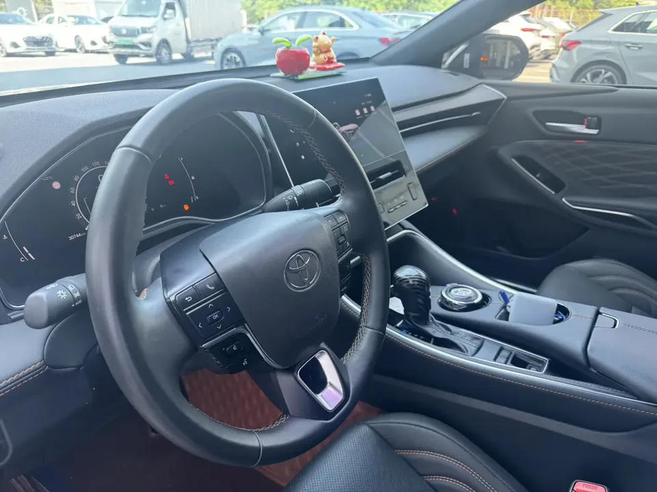 Toyota Avalon 2.0L CVT Premium Edition 2024 — миниатюра 5