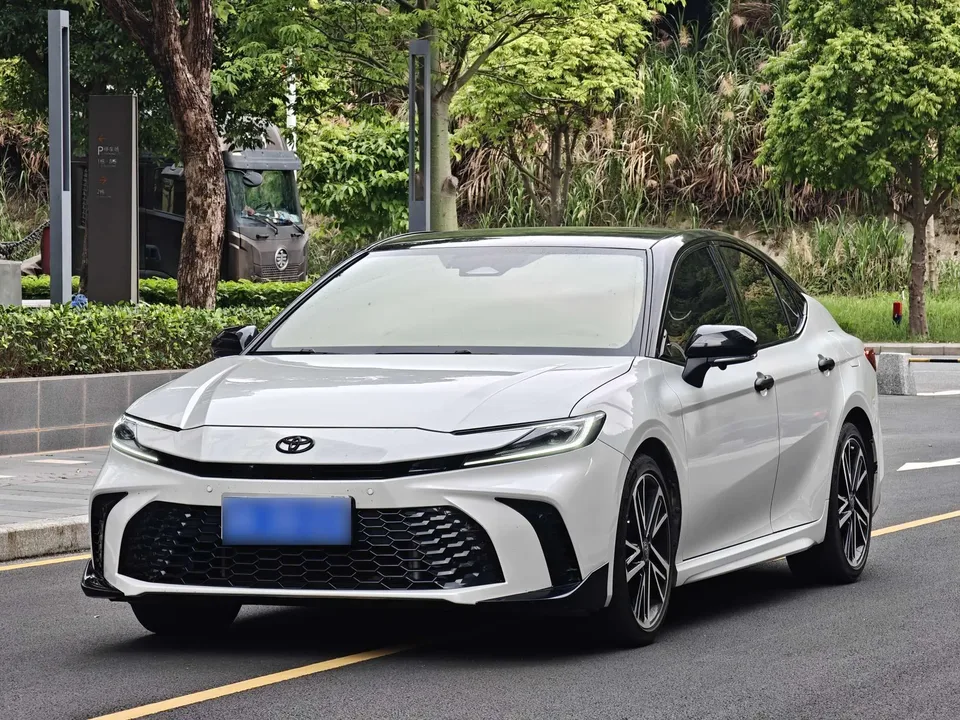 Toyota Camry 2025