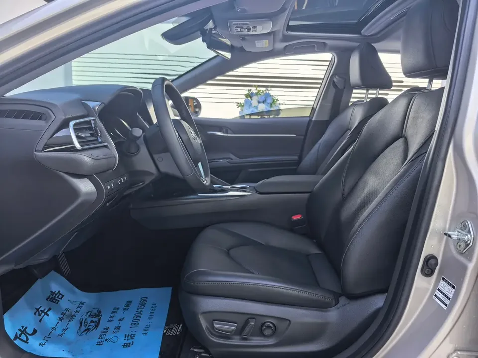 Toyota Camry 2.0G Deluxe Edition 2023 — миниатюра 3