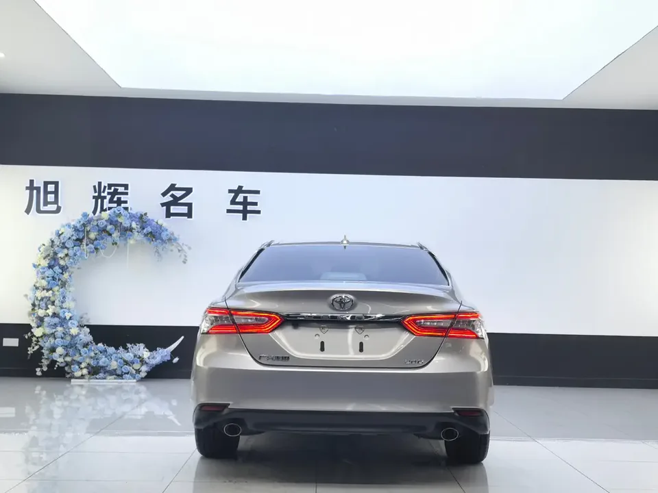 Toyota Camry 2.0G Deluxe Edition 2023 — миниатюра 4